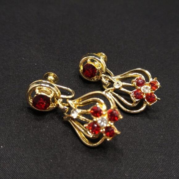 Vintage Gold & Red Rhinestone Floral Earrings, Screw Back, Mid-Century, 1 1/2 In - Picture 10 of 10